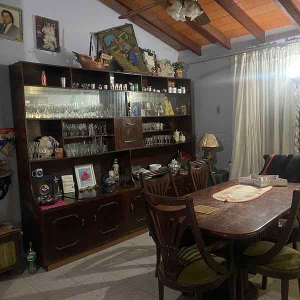 Comedor interior de la propiedad ubicada en el barrio San Pablo de Asunción